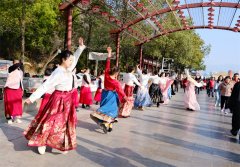 目标是讓群化活動的配角